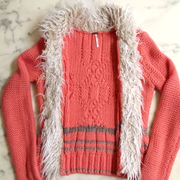NWT. Free People Multi color/knitted pattern cardigan sweater with faux fur trim - Picture 4 of 8